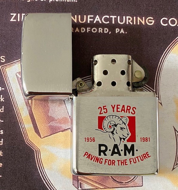 ZIPPO 1981 ZIPPO 1981